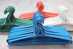 Набор цветных вешалок для тяжелой одежды 10 шт